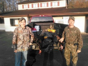 The spring turkey season is in full strut. here is a pic of the Ennis boys with two ES gobblers.